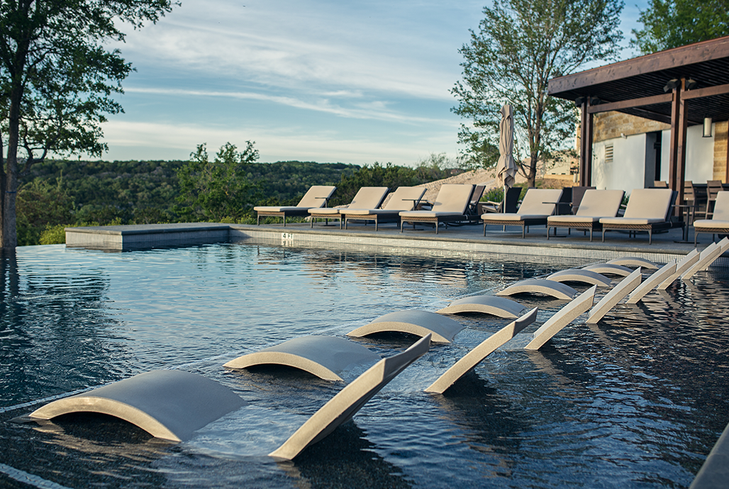 Signature In-Pool Deep Chaise