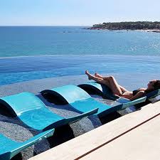 Signature In-Pool Chaise